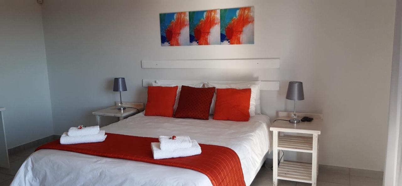 Ocean View Guest House Jeffreys Bay Bagian luar foto